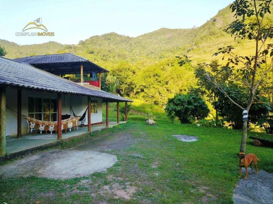 Sítio à venda - 430000 m² por R$ 3.000.000 - Com água doce vinda da Serra de Petrópolis - Mantiqueir
