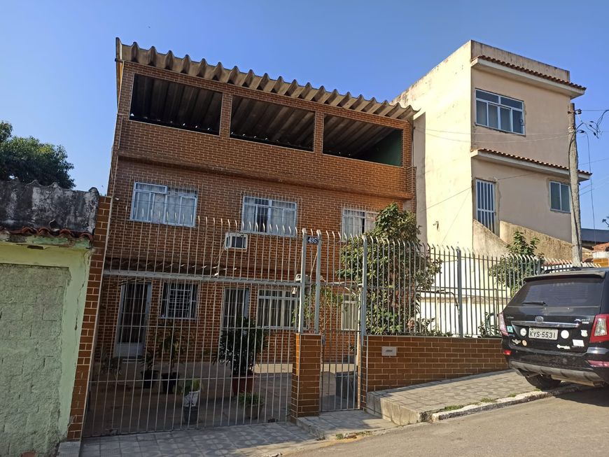Casa Independente Triplex 160M2 com 03 quartos - Paulicéia - Duque de Caxias