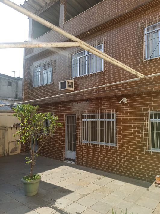 Casa Independente Triplex 160M2 com 03 quartos - Paulicéia - Duque de Caxias
