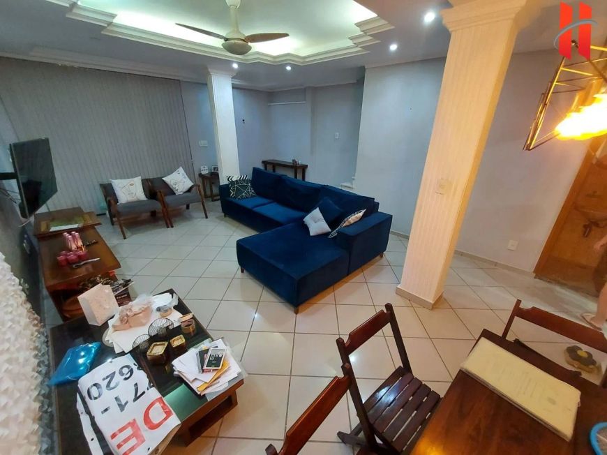Excelente CASA TRIPLEX com 250m²