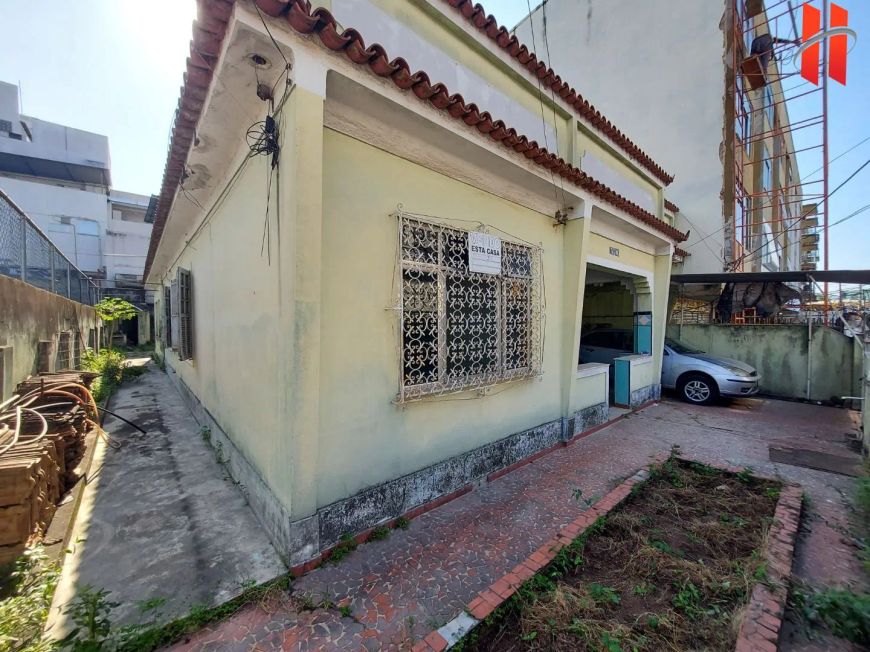Terreno com casa com 360m² no Jd. 25 de Agosto