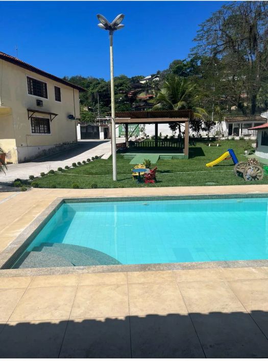 Sítio para venda possui 6000 metros quadrados com 5 quartos