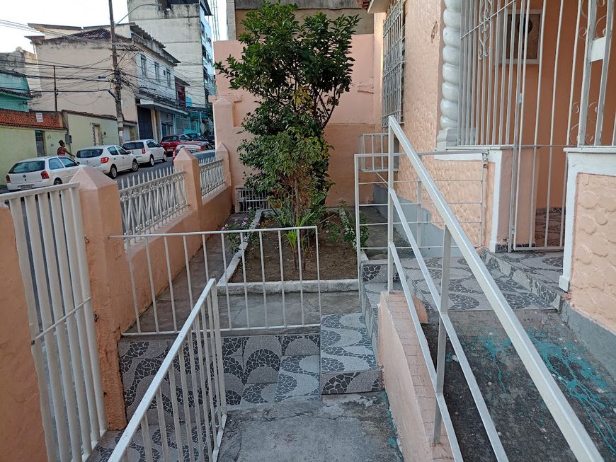 VENDO 2 CASAS: 2 E 1 QUARTO - FINANCIA - CENTRO DE DUQUE DE CAXIAS
