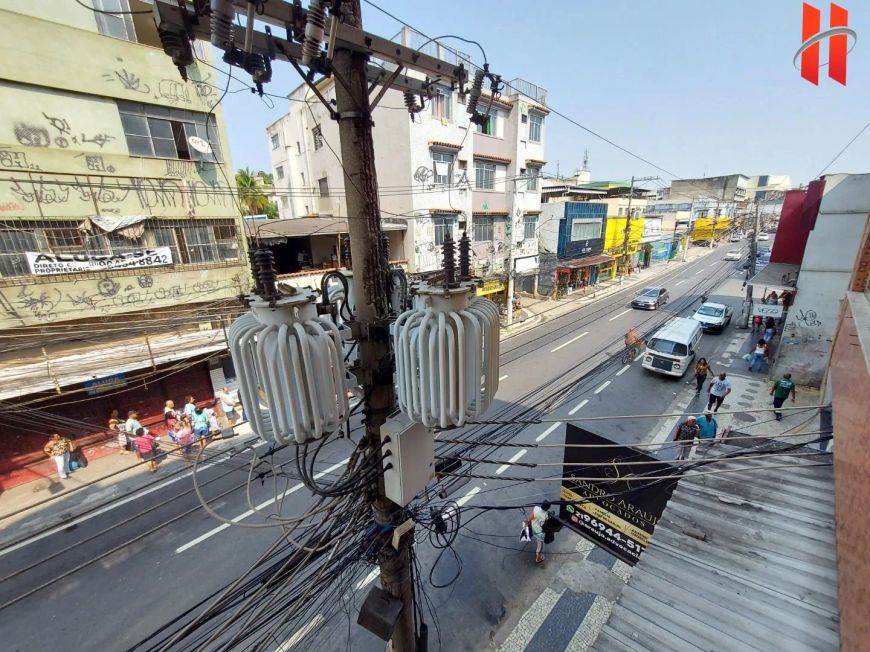 SALÃO COMERCIAL EM ANDAR INTEIRO COM MAIS DE 650M².