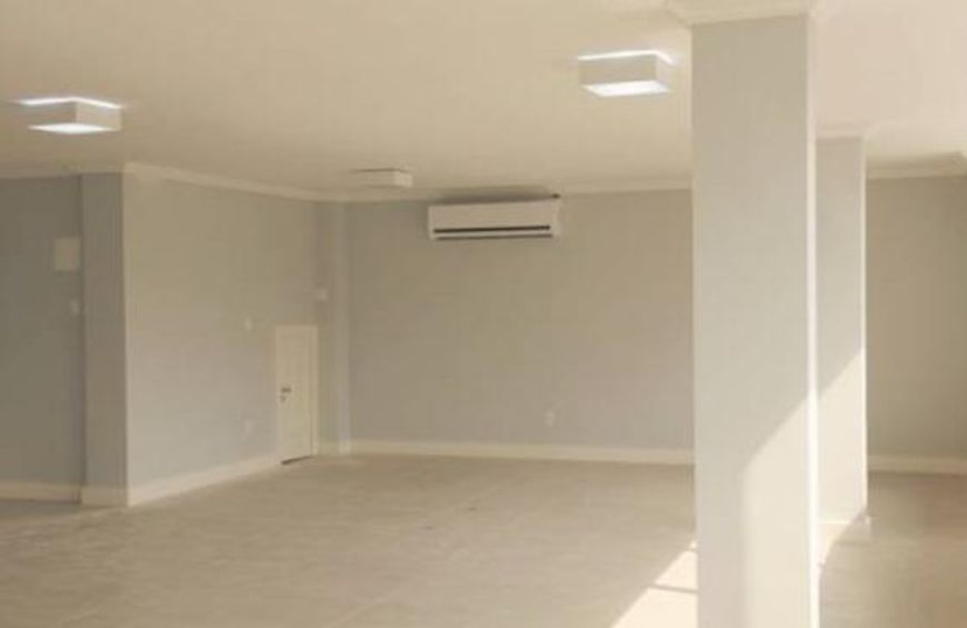 Prédio de 04 andares no bairro 25 de Agosto em Duque de Caxias