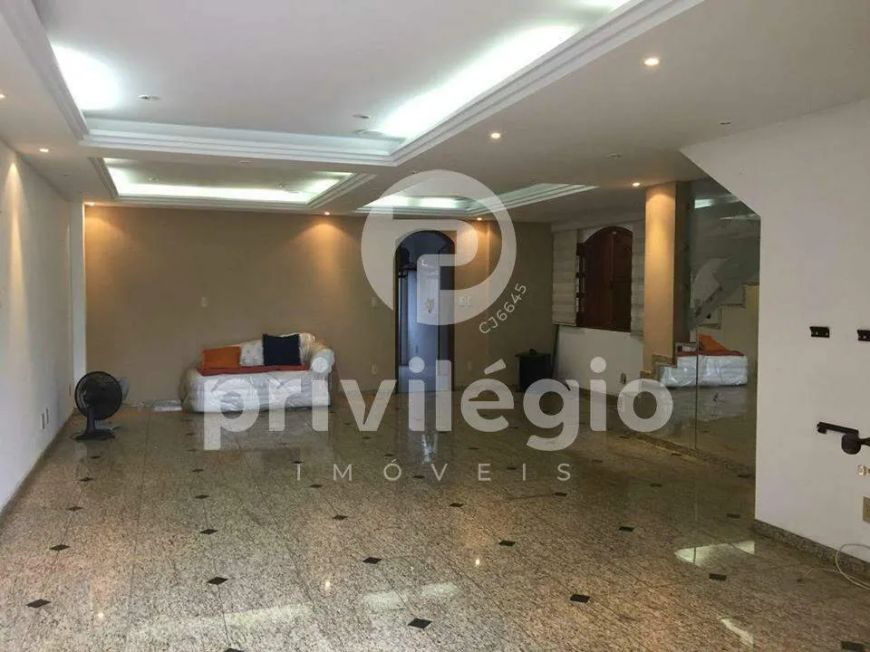 Casa à venda, 7 quartos, 2 suítes, 6 vagas, Centro - Duque de Caxias/RJ