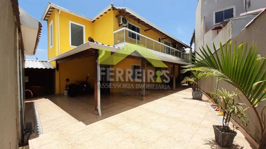 Casa de alto padrão com 4 quartos, piscina e área gourmet na Vila do Sase