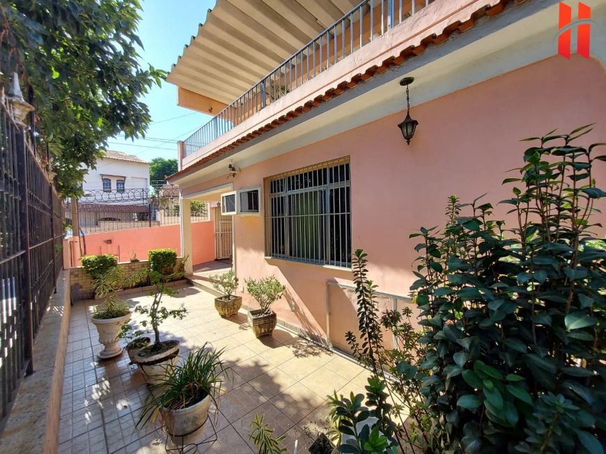 EXCELENTE CASA DUPLEX NO JARDIM 25 DE AGOSTO.