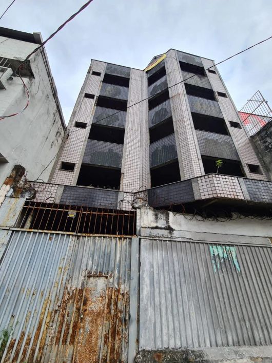 Imóvel para venda tem 1850 metros quadrados em Jardim Vinte e Cinco de Agosto - Duque de Caxias - RJ