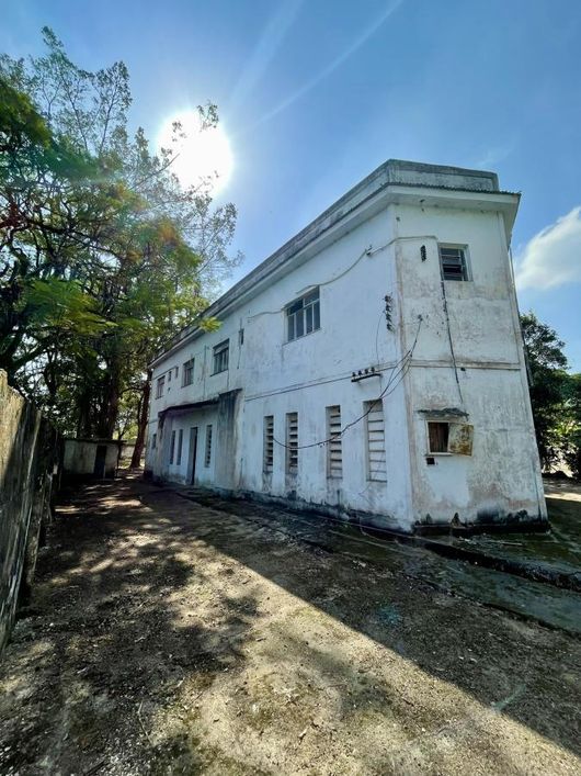 Casa para venda tem 500 metros quadrados com 11 quartos