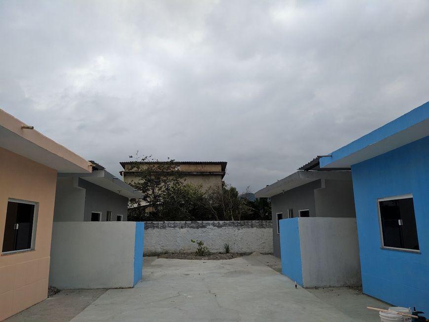 Condomínio com 6 casas lineares – Santa Cruz da Serra