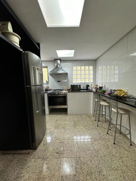Casa à venda em Duque de Caxias, Jardim Vinte e Cinco de Agosto, com 4 quartos, com 241 m²