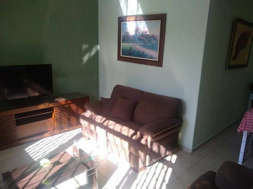 Casa em Rua Mariz e Barros - Jardim Vinte e Cinco de Agosto - Duque de Caxias/RJ
