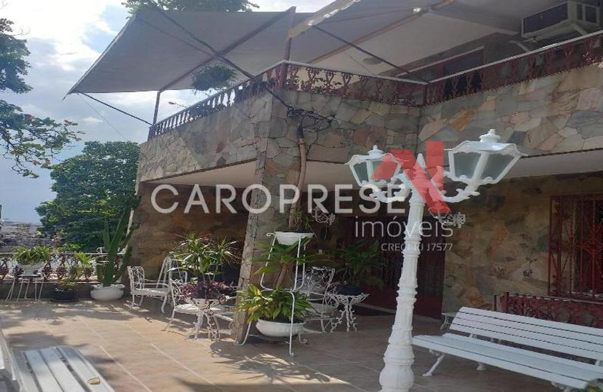 Casa em Jardim Vinte e Cinco de Agosto