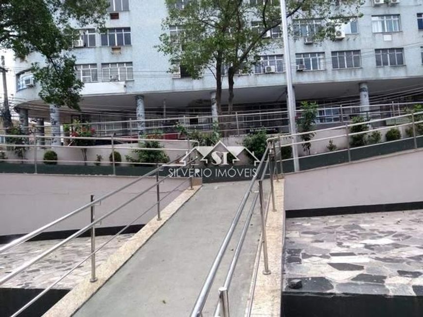 Loja- Duque de Caxias, Centro