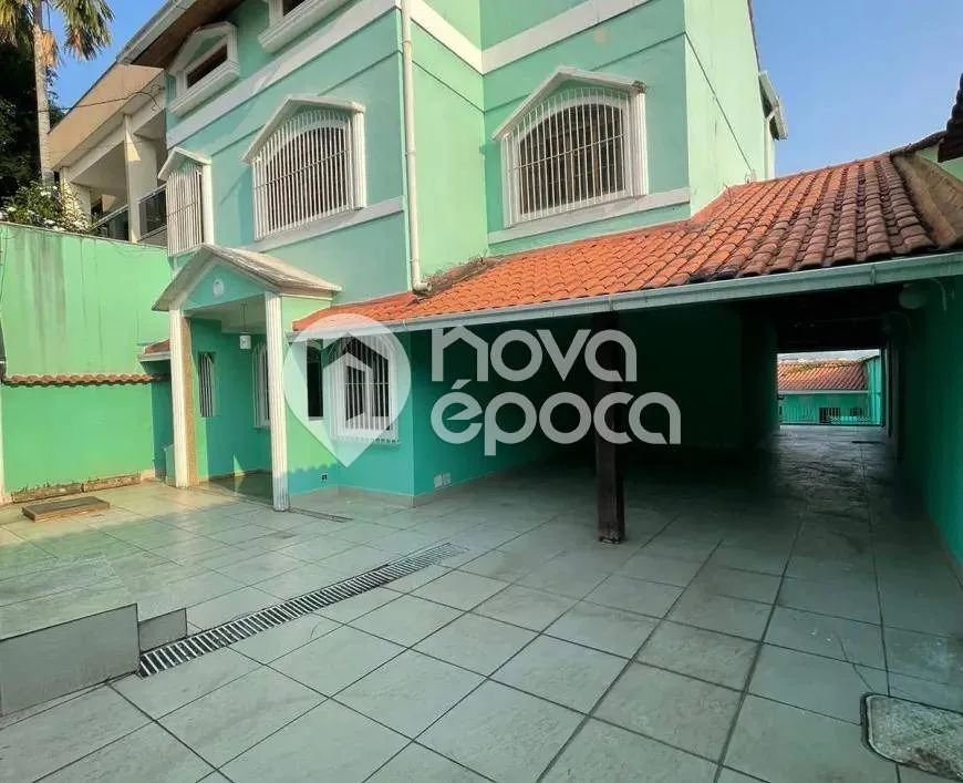 Jardim Vinte e Cinco de Agosto | Casa 3 quartos, sendo 1 suite