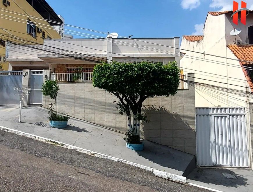 Casa de condomínio com 3 quartos à venda, 350 m² por R$ 2.400.000 - Jardim Vinte e Cinco de Agosto -