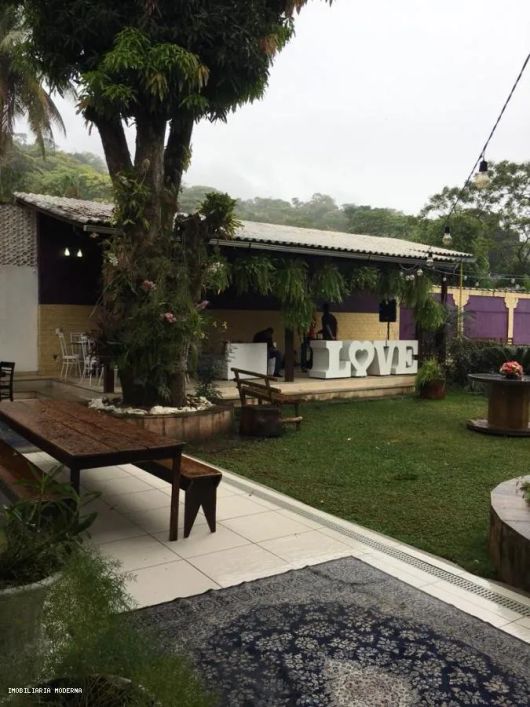 Salão de Festa para Venda em Duque de Caxias, Parque A Equitativa, 4 dormitórios, 2 suítes, 6 banhei