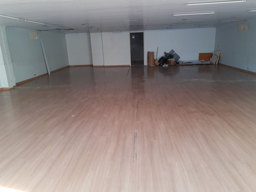 VENDO OU ALUGO SOBRELOJA 550M² - CENTRO DE DUQUE DE CAXIAS