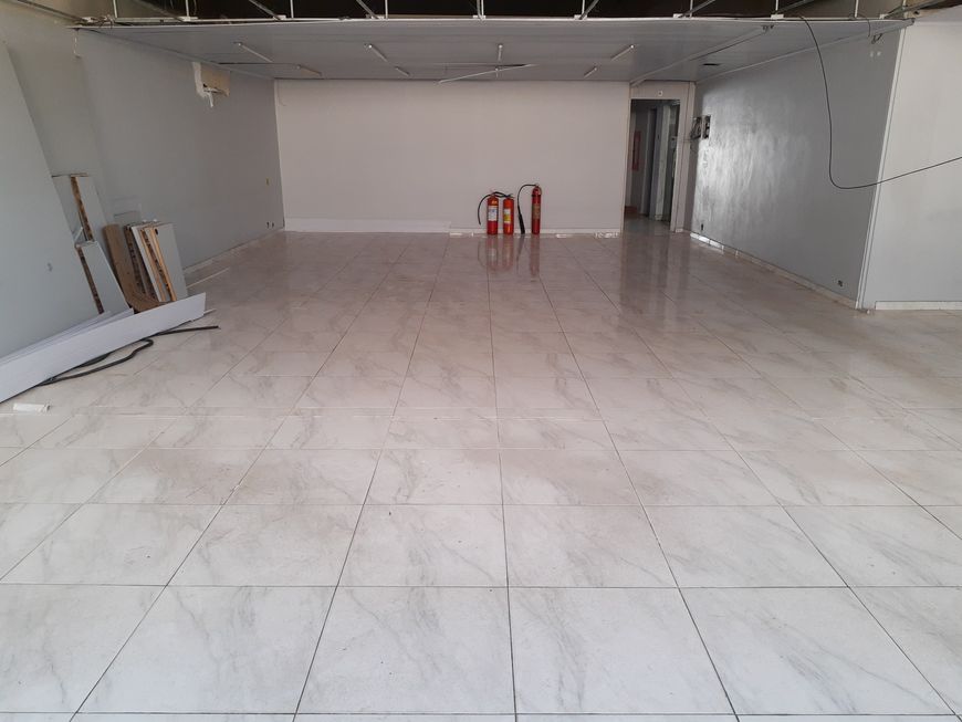 VENDO OU ALUGO SOBRELOJA 550M² - CENTRO DE DUQUE DE CAXIAS