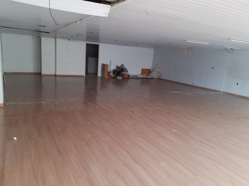 VENDO OU ALUGO SOBRELOJA 550M² - CENTRO DE DUQUE DE CAXIAS