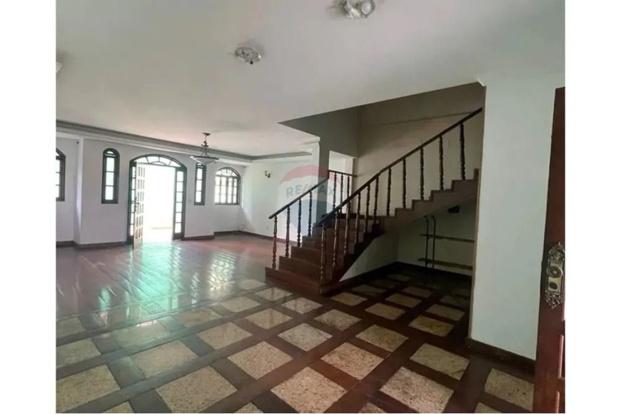 Magnífica Casa no Jardim 25 de Agosto, RJ