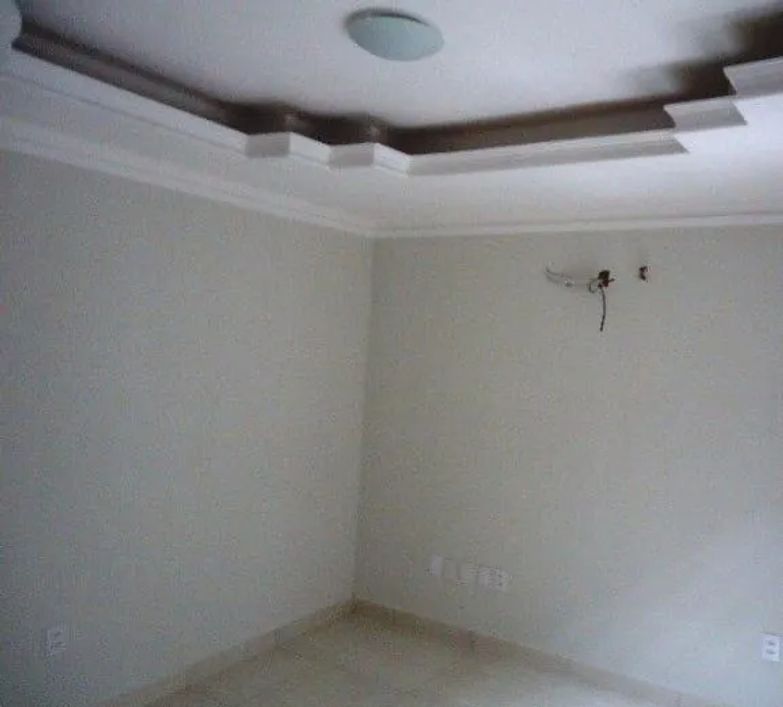 Excelente predio comercial c/ 10 Salas, 5 c/Wc e mais Recepção e estacion. na frente
