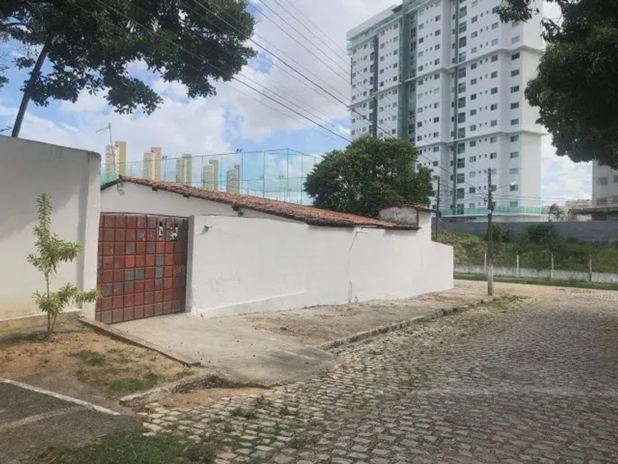 Casa de esquina com 4 quartos sendo 1 suíte em Neópolis - Natal - RN