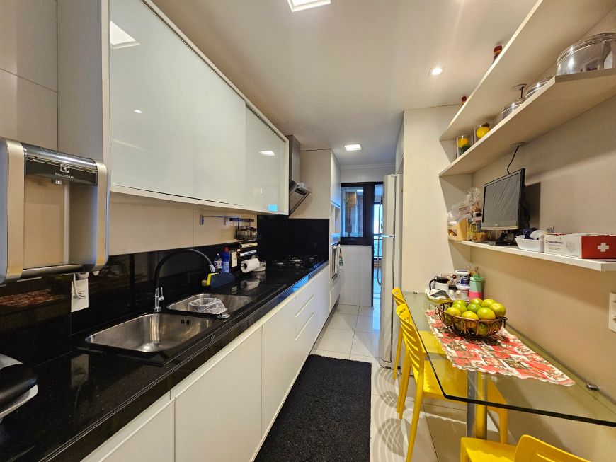 Lindo apartamento com 3 suítes em Lagoa Nova