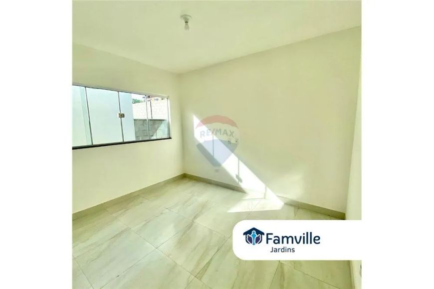 Casa em condomínio no Pajuçara - Famville Jardins
