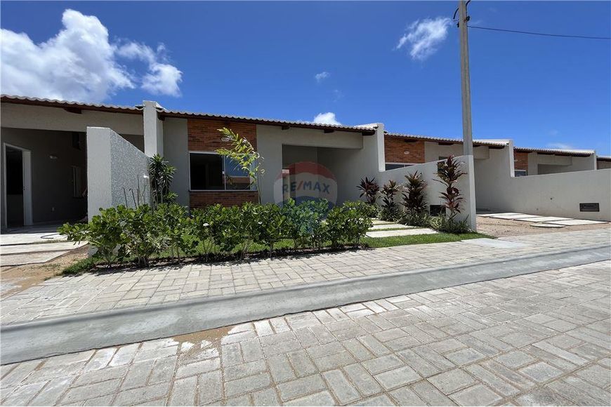 Casa em condomínio fechado no Pajuçara ACEITA FINANCIAMENTO