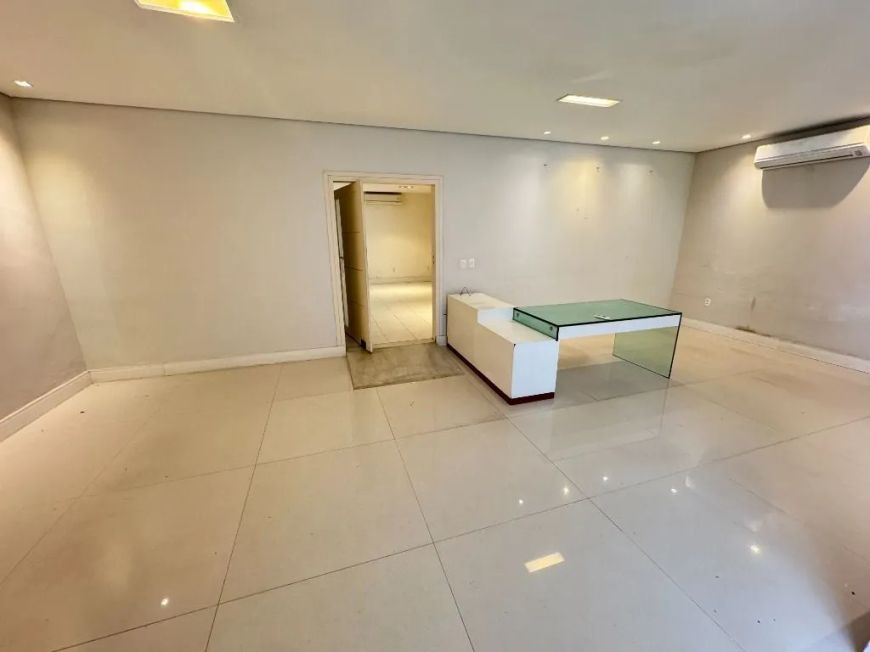 Excelente Prédio Comercial à Venda em Lagoa Nova – Localização Estratégica!