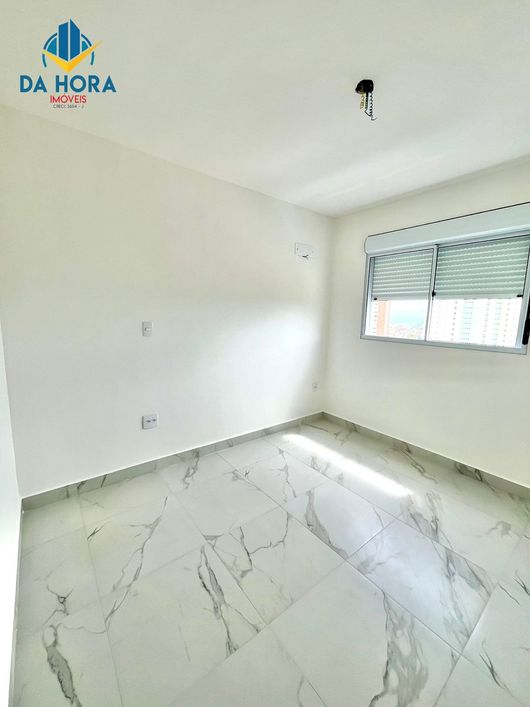 Apartamento com 2 quartos e uma suite, varanda, andar alto, La Playa em Ponta Negra.