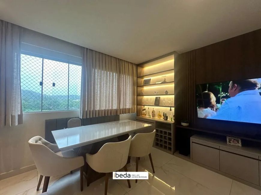 Apartamento com 3 quartos à venda em Natal