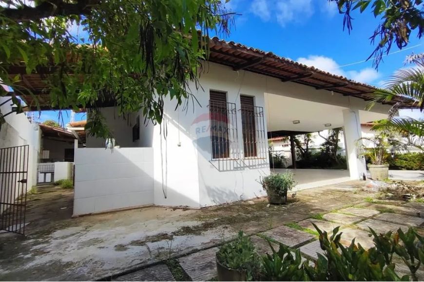 Casa a Venda com 3 Quartos, sendo 3 Suítes - em Candelária