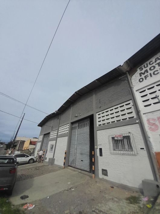 Galpões Alecrim 300m2 R$ 4.000