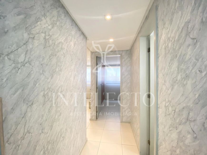 Vendo sala comercial Tirol