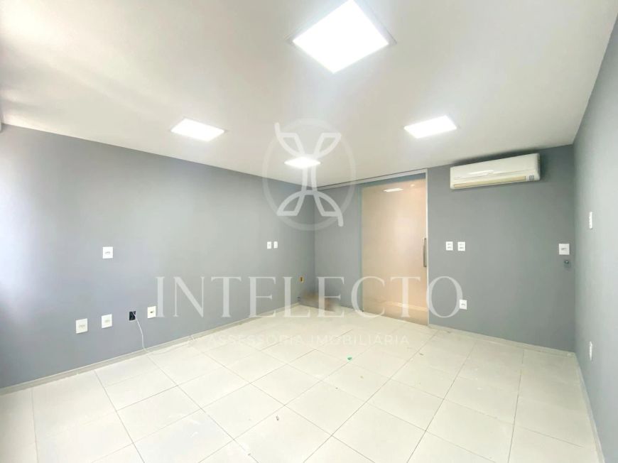 Vendo sala comercial Tirol