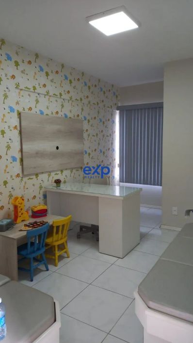 Sala Odontológica Profissional com todos os equipamentos