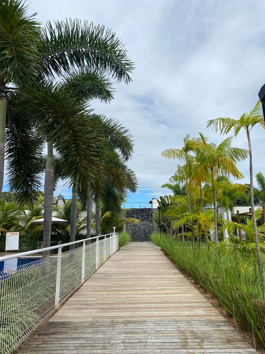 Vendo Lote de 334m² no Condomínio Sunset Boulevard