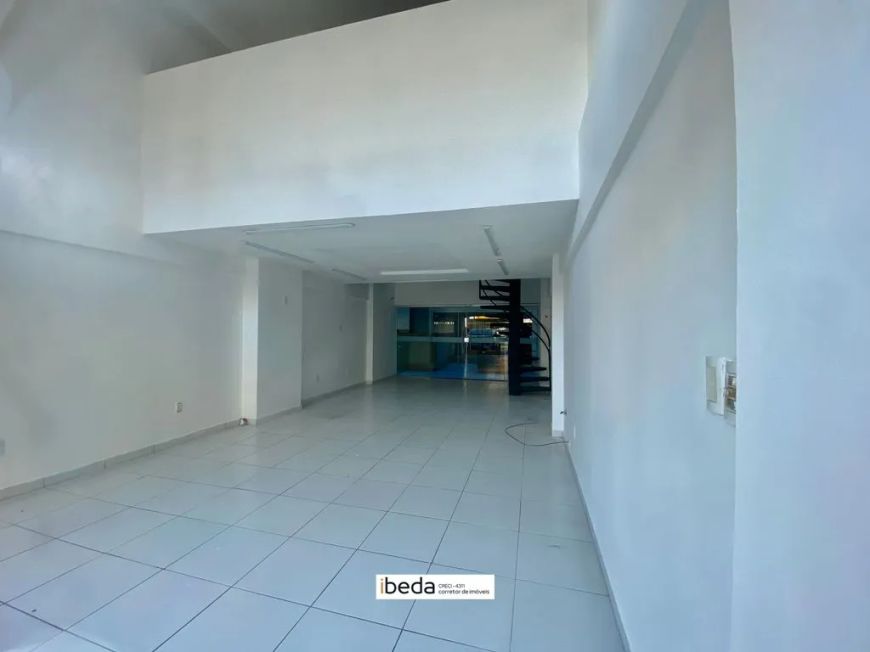 Loja / Salão / Ponto Comercial à venda em Natal