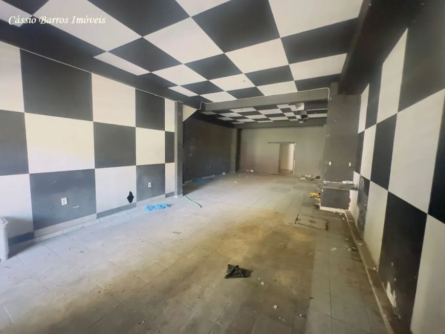 Prédio comercial na Avenida Alexandrino - Lagoa Seca - Natal - RN