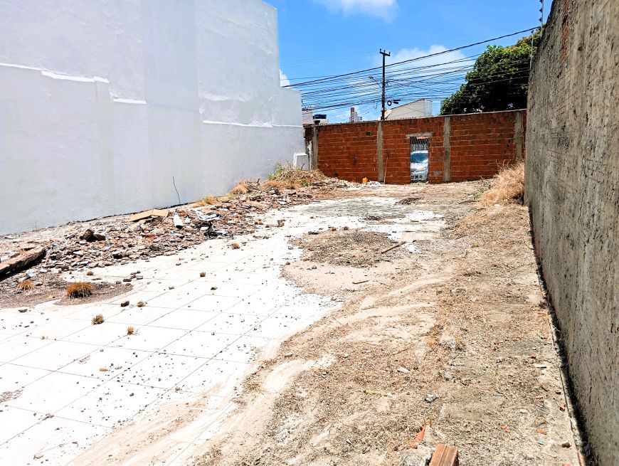 INVISTA NO SEU FUTURO: Terreno Perfeito para Seu Projeto dos Sonhos!
