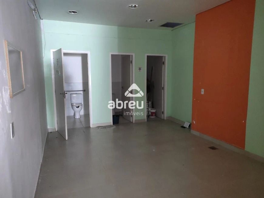 Prédio Comercial na Cidade Alta.