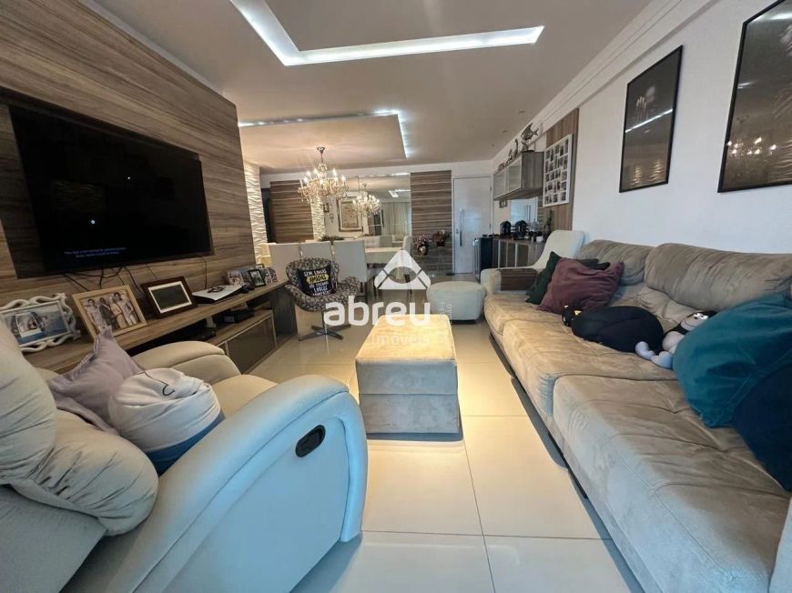 Apartamento de 4 Quartos em Lagoa Nova