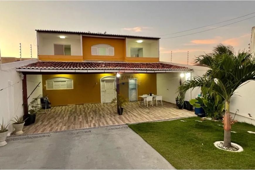 Luxuoso Duplex à Venda no RN: com 5 Quartos, 225m²