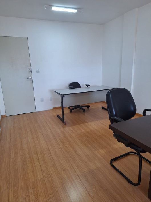 Sala comercial em excelente local.