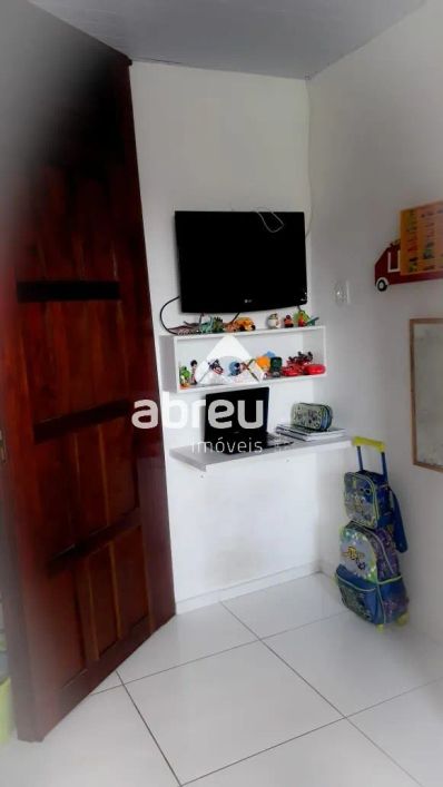 Casa com ponto comercial.
