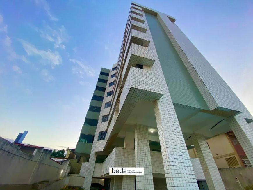 Apartamento com 4 quartos à venda em Natal