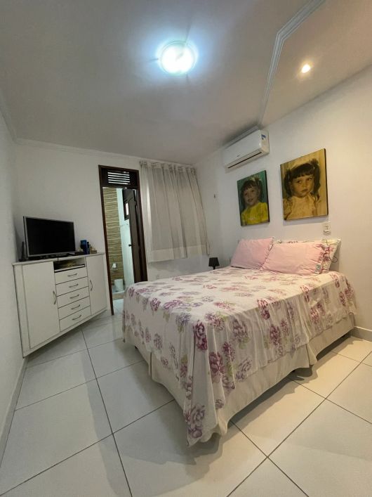 CASA EXTRA COM ÓTIMA LOCALIZAÇÃO EM CAPIM MACIO